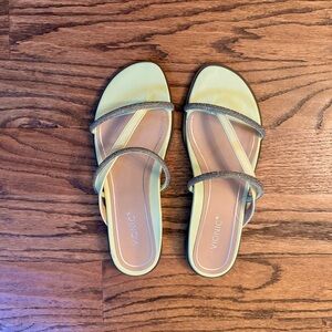 Vionic Prism sandals NWOB